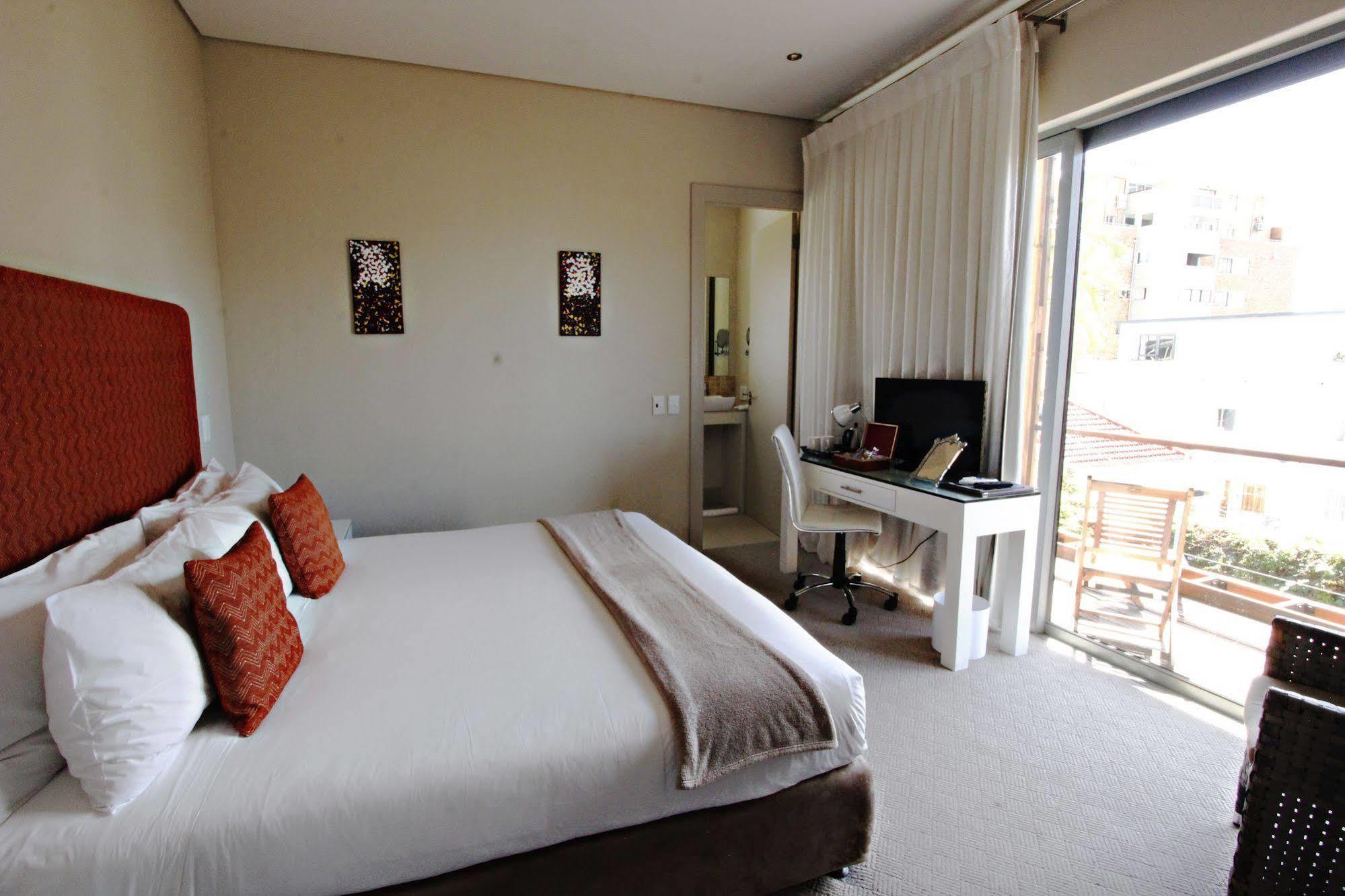 The One 8 Hotel Кейптаун Екстериор снимка